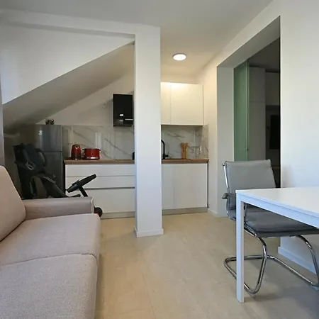 Nada - - 300m From Beautiful Beaches And Center Apartment Poreč